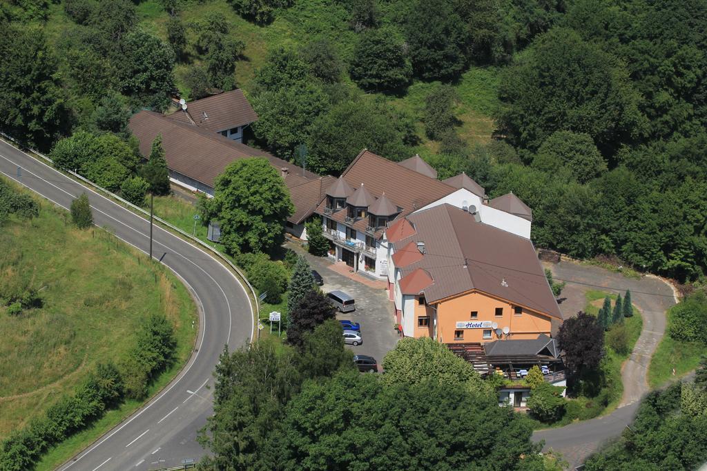 Hotel Zur Engelsburg Hausen-Wied Esterno foto