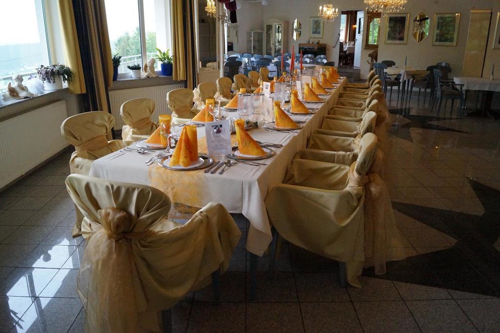 Hotel Zur Engelsburg Hausen-Wied Esterno foto