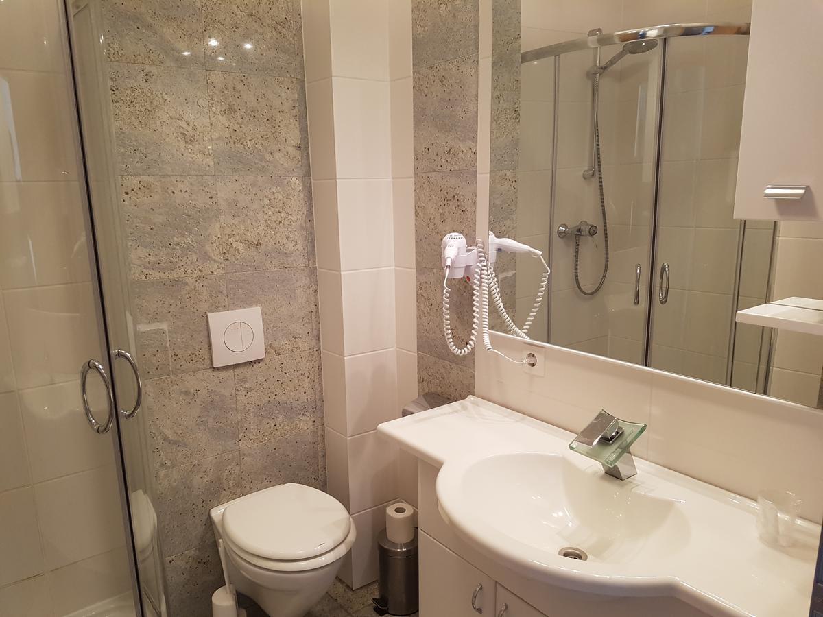 Hotel Zur Engelsburg Hausen-Wied Esterno foto