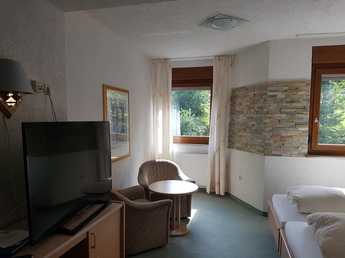 Hotel Zur Engelsburg Hausen-Wied Esterno foto